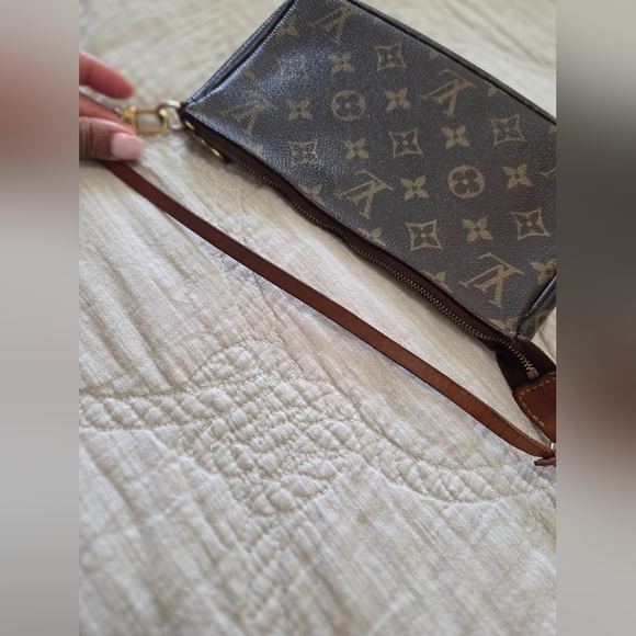 Authentic Louis Vuitton Monogram Clutch - Picture 10 of 10